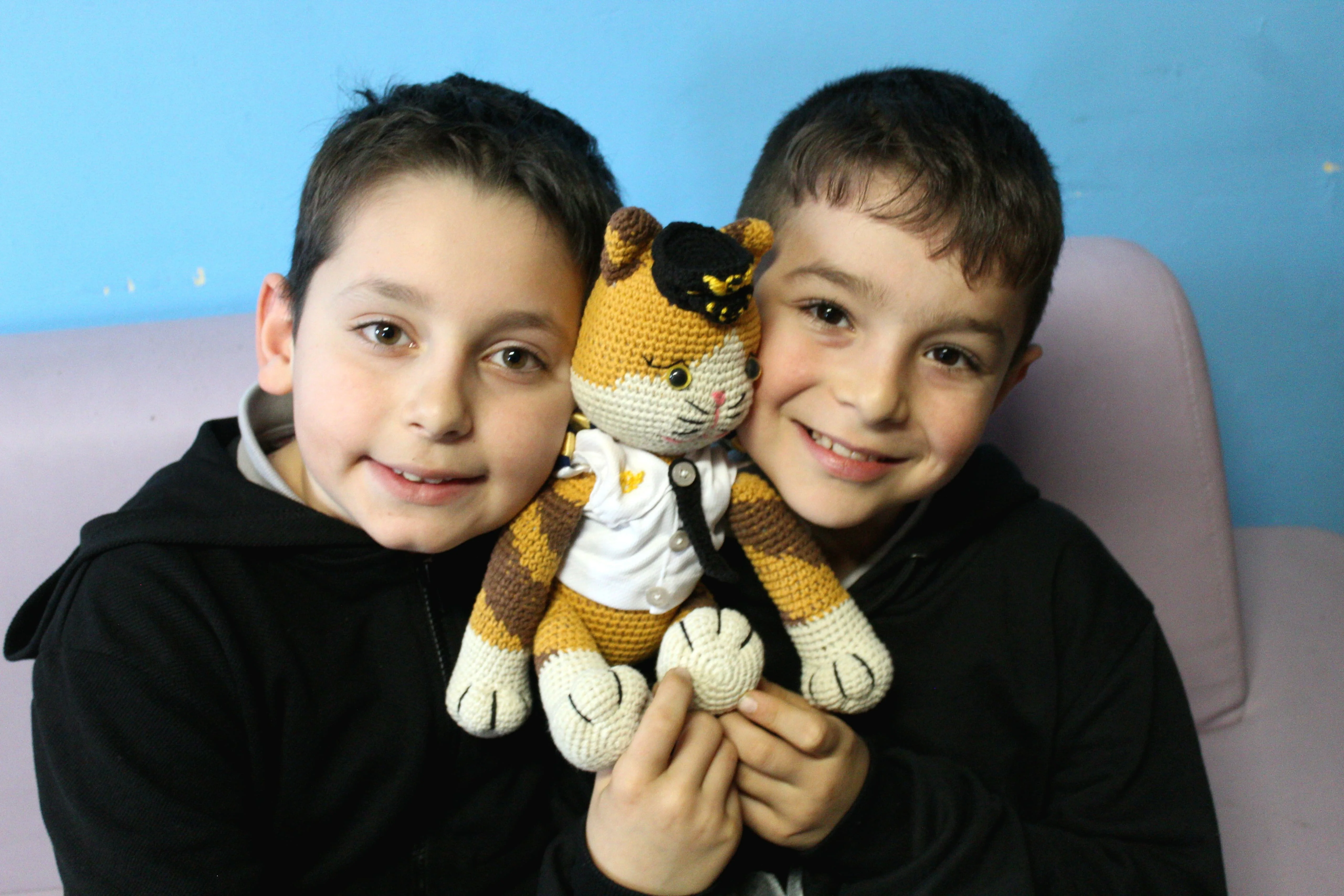 İlkokul öğrencileri uçuş simülasyonu deneyimi